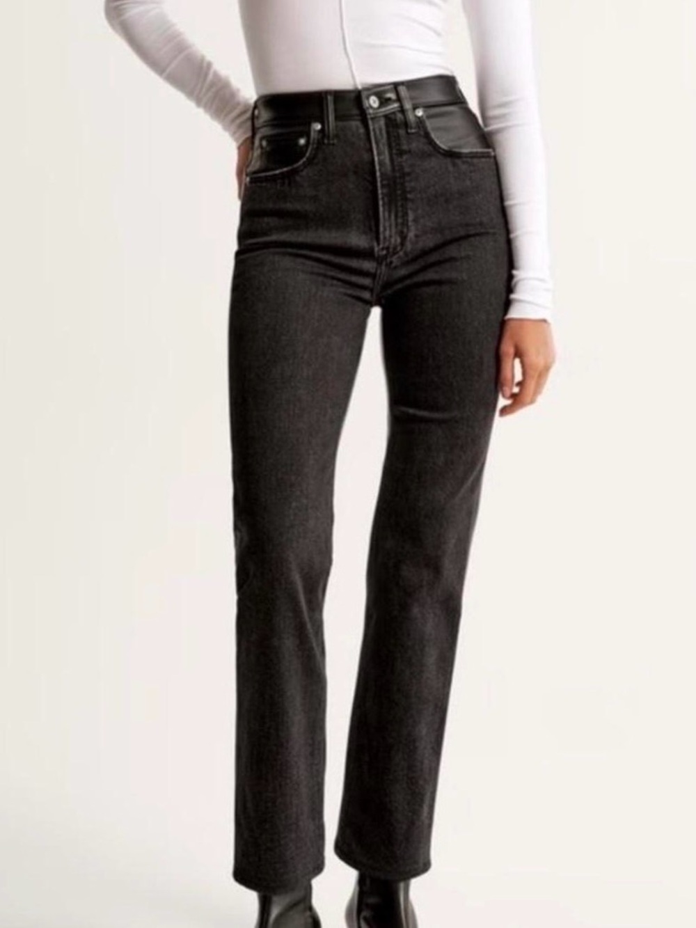 Abercrombie & Fitch The ‘90s Straight Ultra High Rise - Black Jean/Vegan Leather